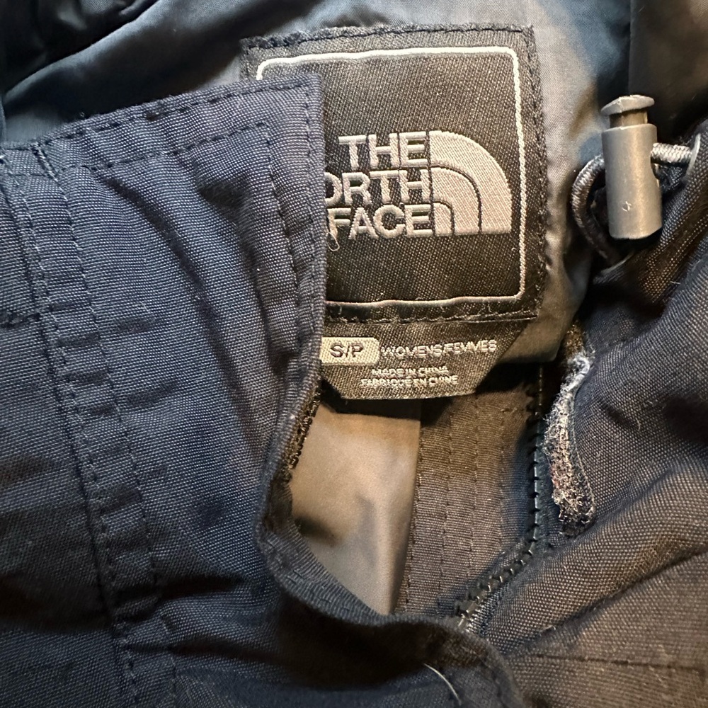 The North Face Black Insulated Jacket Size Small - Picture 6 of 10